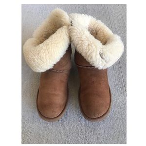 SOLD - Tan UGG Boots (SZ 6)
